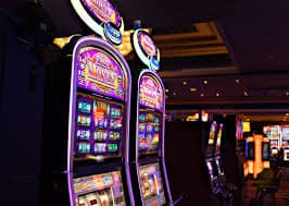 Live Casino dengan dealer profesional dan interaktif